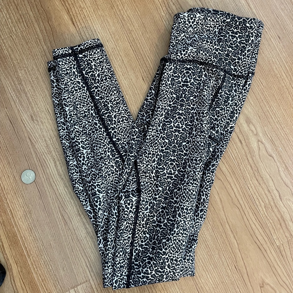 Athletic leggings